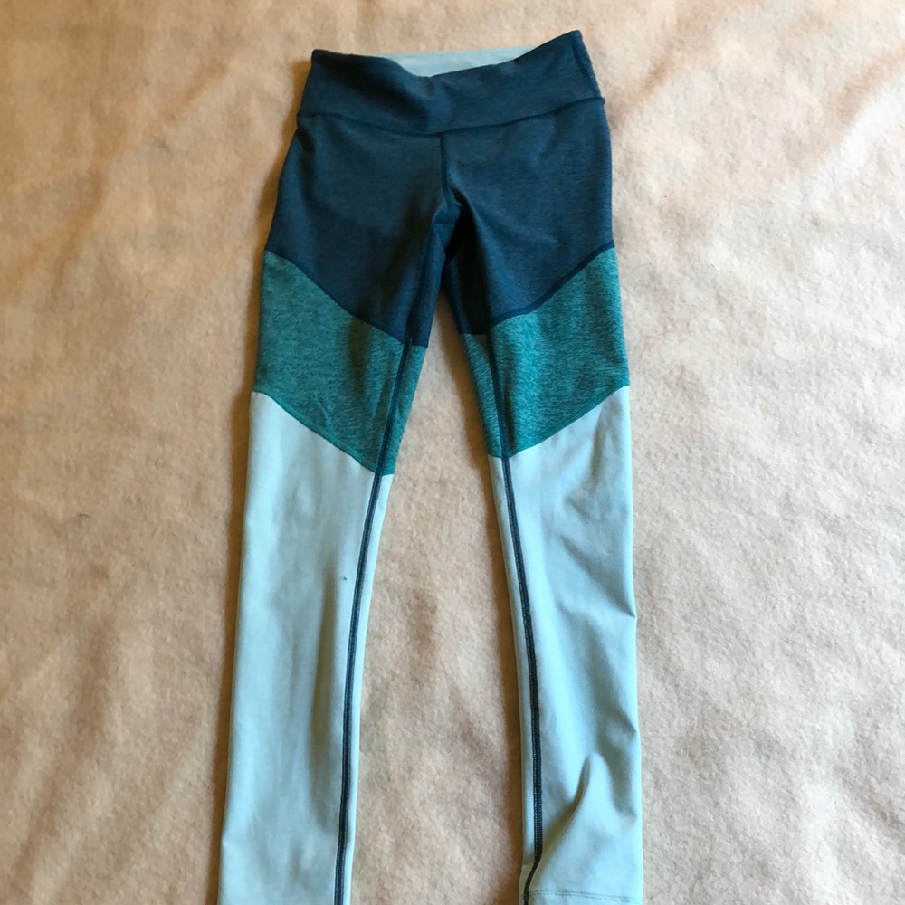 Outdoor Voices springs leggings XS
